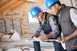 Construction_engineers_meeting_on_site.jpg